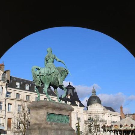 Le Scandinave, Proche Bord De Loire Orléans Eksteriør billede