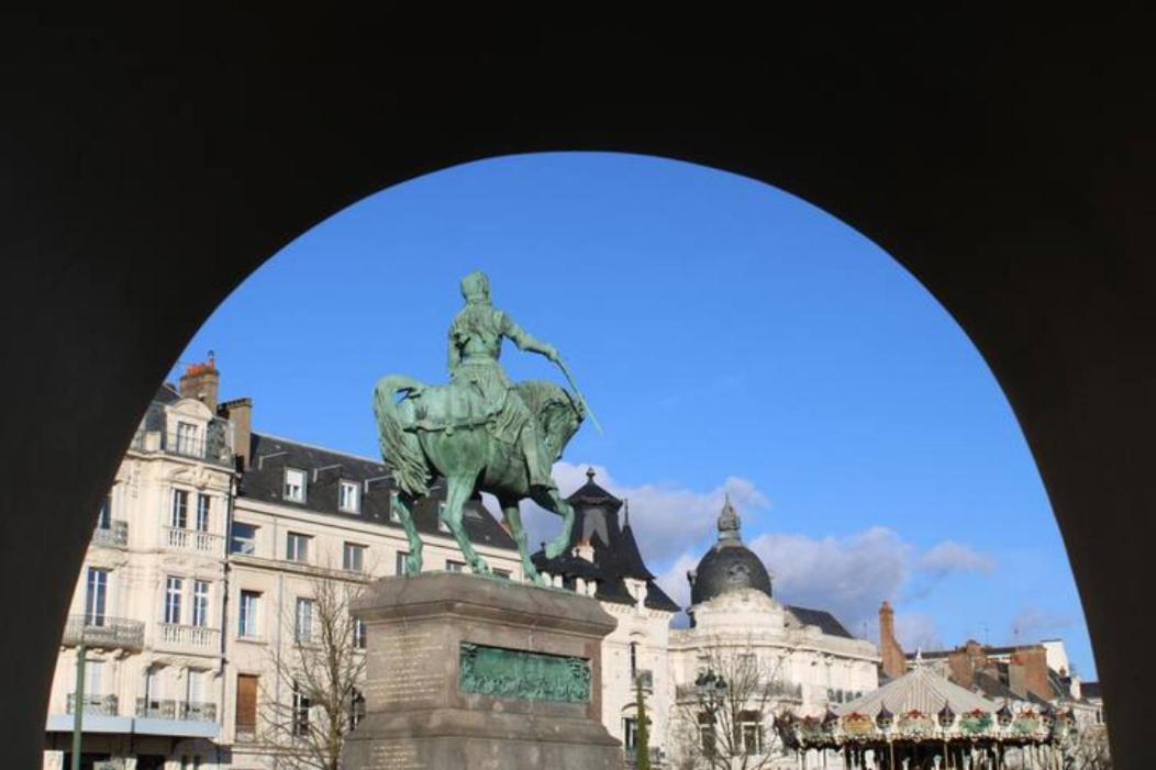 Le Scandinave, Proche Bord De Loire Orléans Eksteriør billede